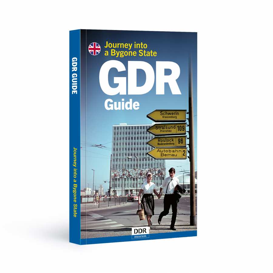 Book cover »GDR Guide - Journey into a bygone state« 