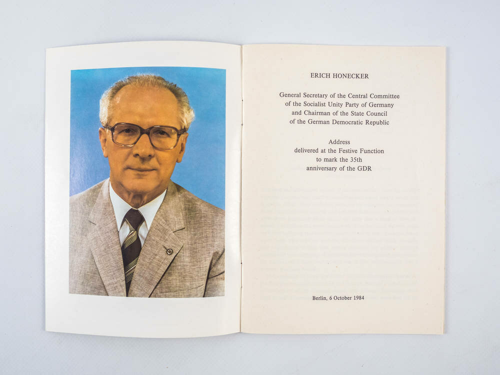 Broschüre "Rede Honecker 1984 (englisch)" DDR Museum